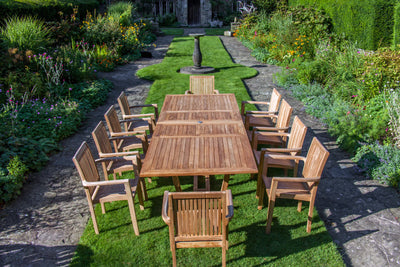 How Many Guests Can a Teak Garden Dining Set Seat?